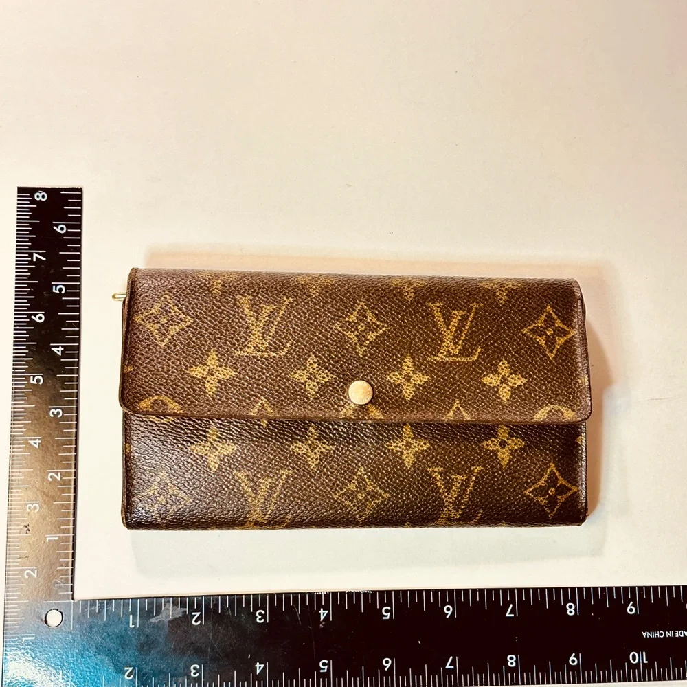 Sold out Monogram The Sarah long wallet with Gold Chain. - Picture 11 of 14